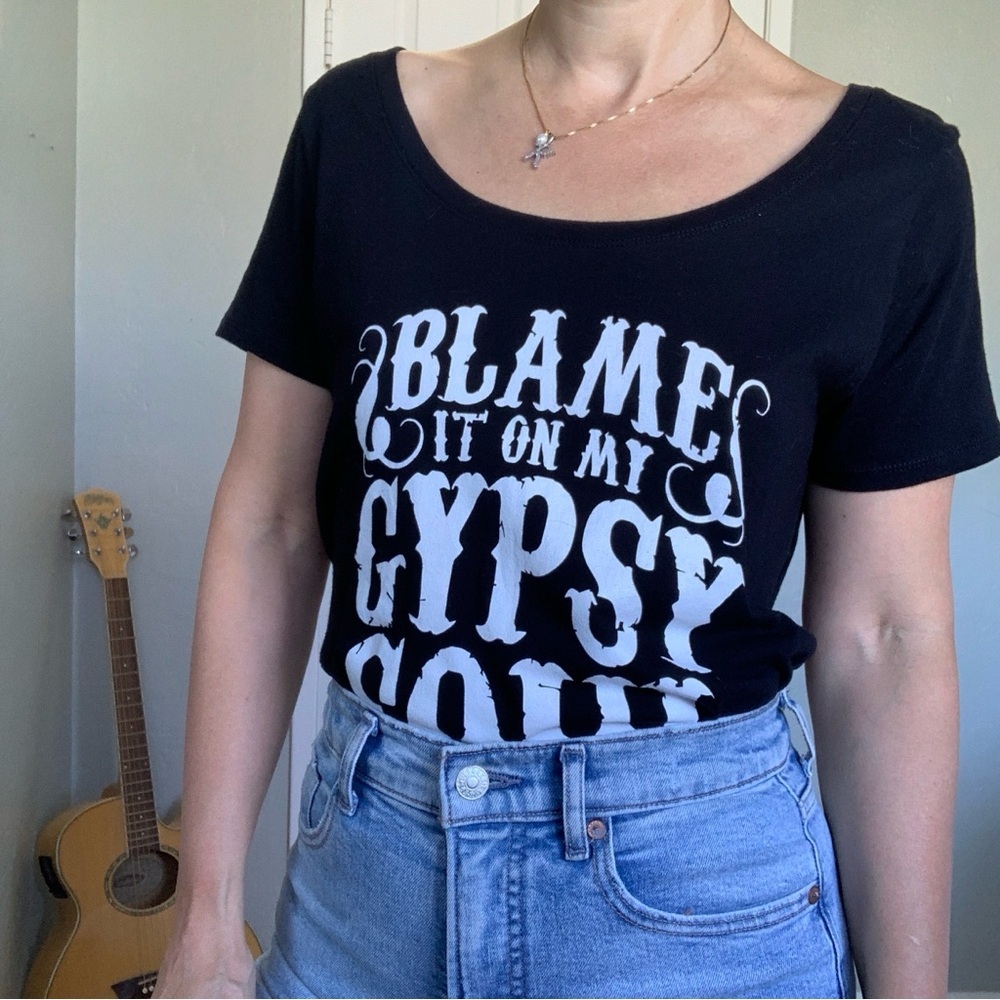 3/$20 Black graphic scoop neck tee, size L